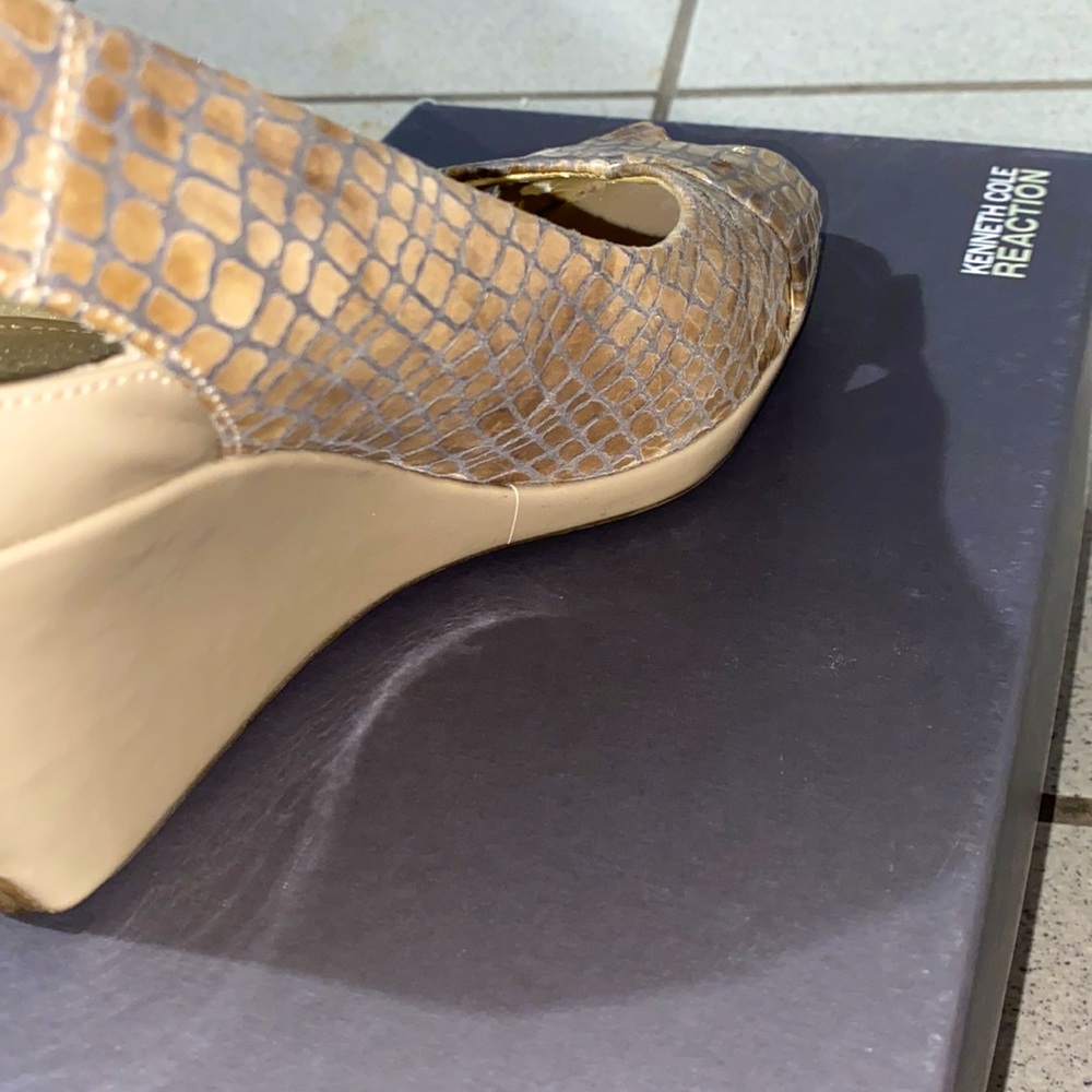 KENNETH COLE REACTION Platforms - Picture 2 of 3